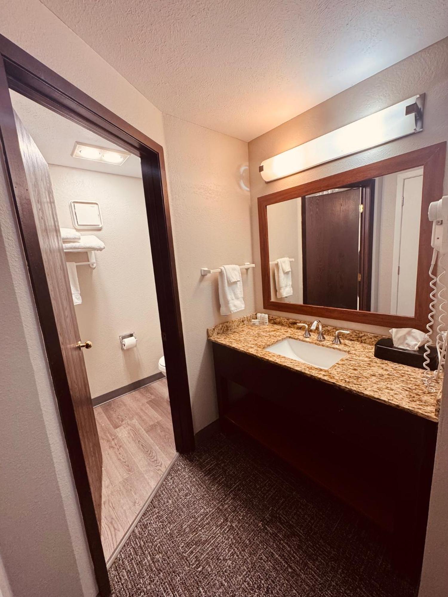 Wingate By Wyndham Anchorage Downtown - Ship Creek Hotel Exterior foto